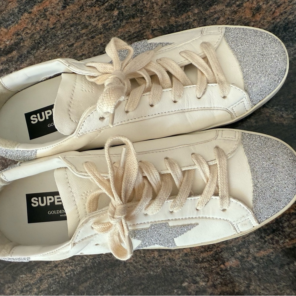 New! Golden Goose Super Star Classic with spur
Size 39 IT (8.5 US) - Picture 7 of 9